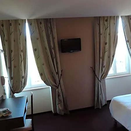 Hotel De France 2*